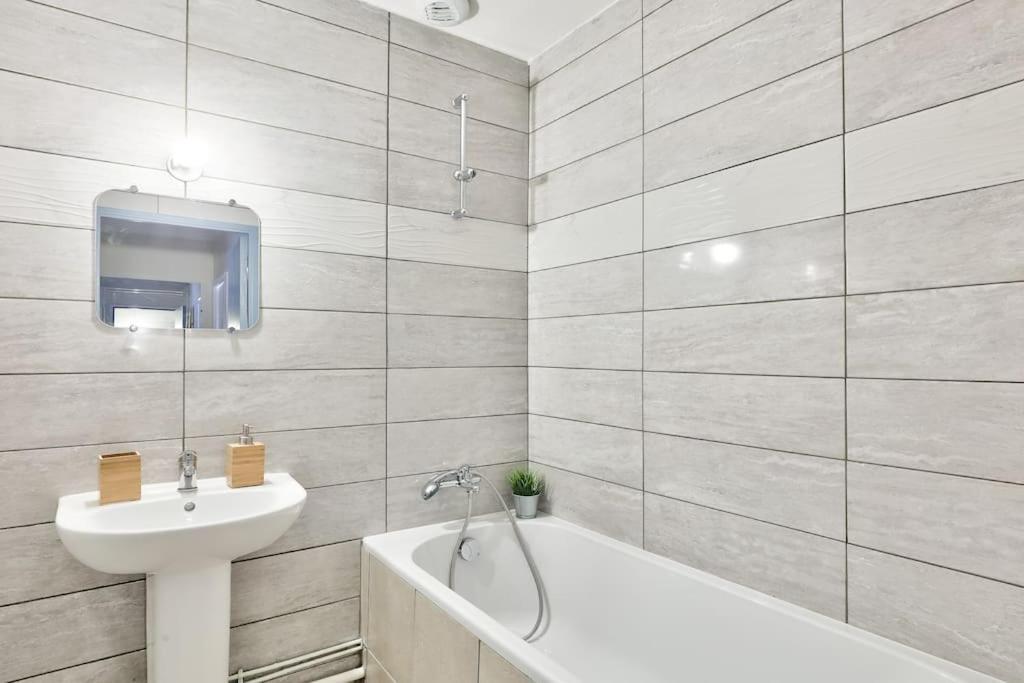 Free Private Parking - 15Mn Paris - 5Mn Walk Train Station - All Equipped - Terrace - Garden - Stade De France - Casino D'Enghien - Hippodrome, Universite Épinay-sur-Seine Esterno foto
